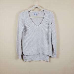 Autumn Cashmere V-Neck Sweater with Step Hem Size XS